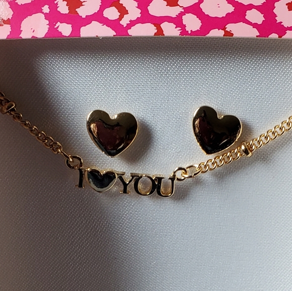 Guess Earring & Necklace Set - Picture 2 of 3